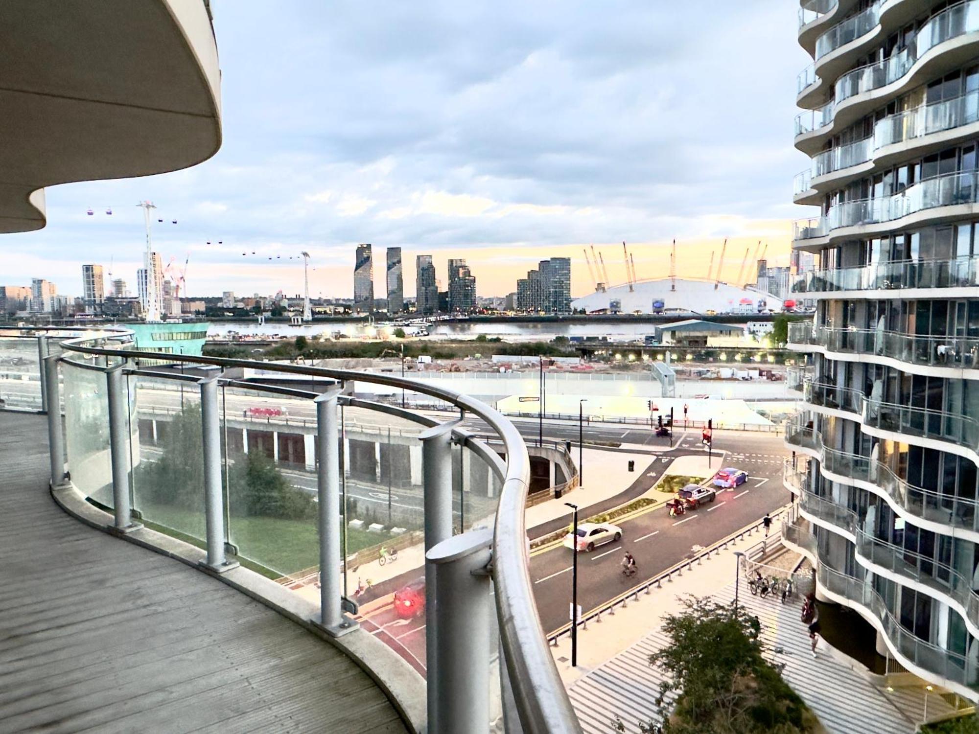 London Excel Cosy Apartment With Balcony & River View Close To O2 Arena, Cable Car, City Hall מראה חיצוני תמונה