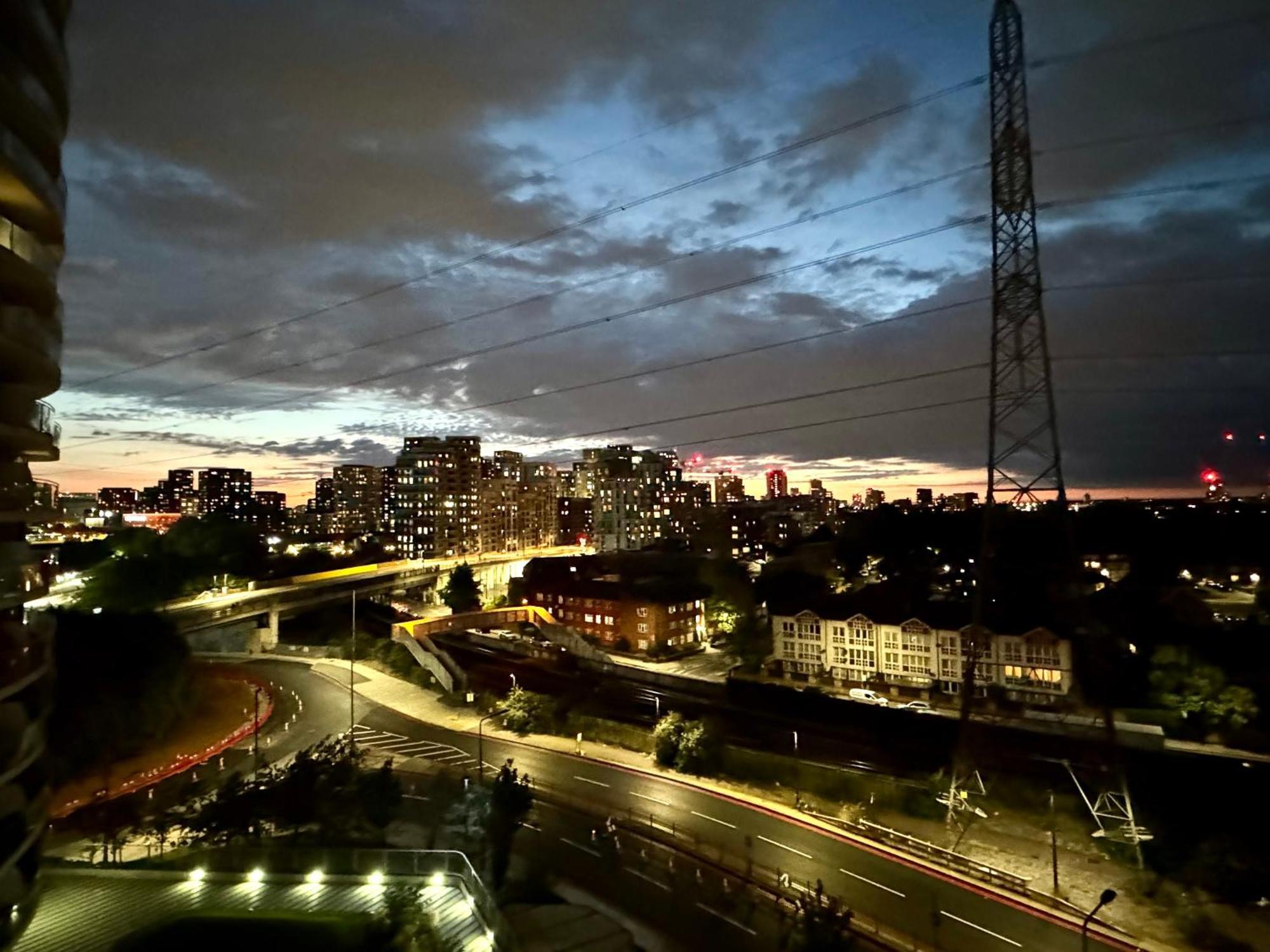 London Excel Cosy Apartment With Balcony & River View Close To O2 Arena, Cable Car, City Hall מראה חיצוני תמונה